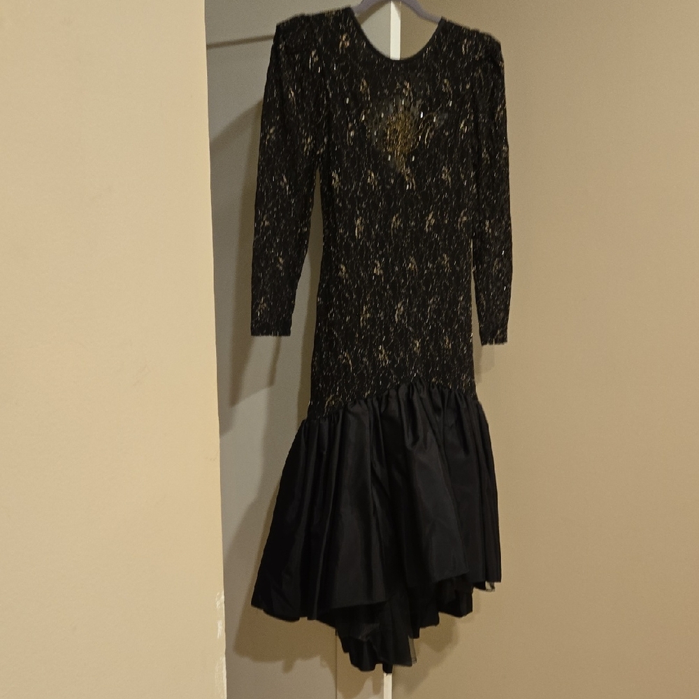 VINTAGE 80s Elegant Black and Gold Lace Taffeta Poof Midi Prom Dress US4